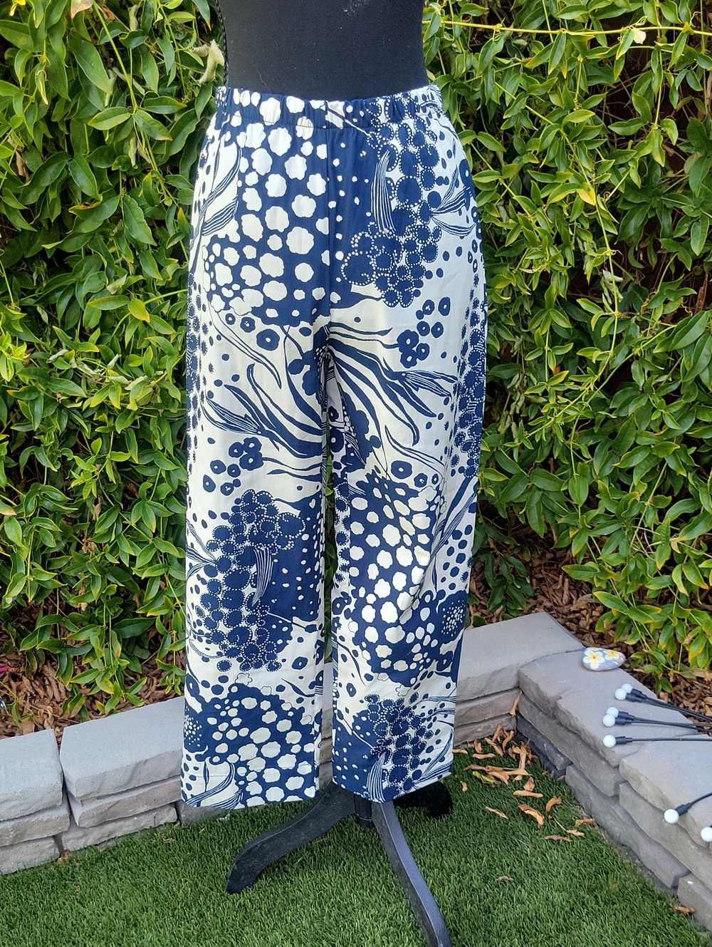 Bryn Walker Fiori D'Acqua Floral Print Jacquard Stretch Cotton Cropped Pants S